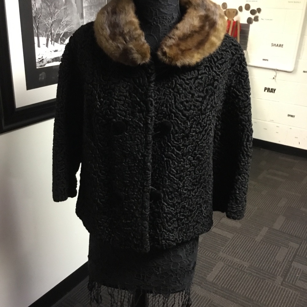 Vintage jacket fur collar. Amazing coat
